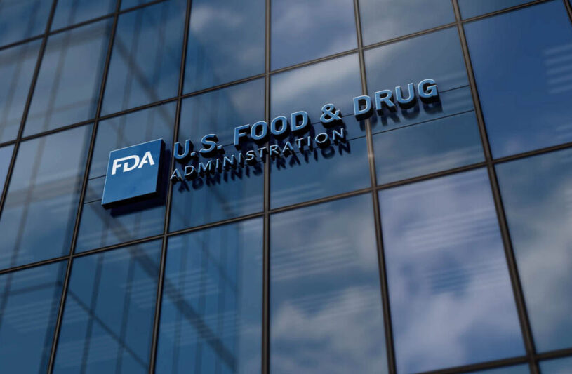 FDA Administration glass building Silver Spring, Maryland, USA, March 3, 2024: FDA Food and Drug Administration, gevel van het kantoor met logo.
